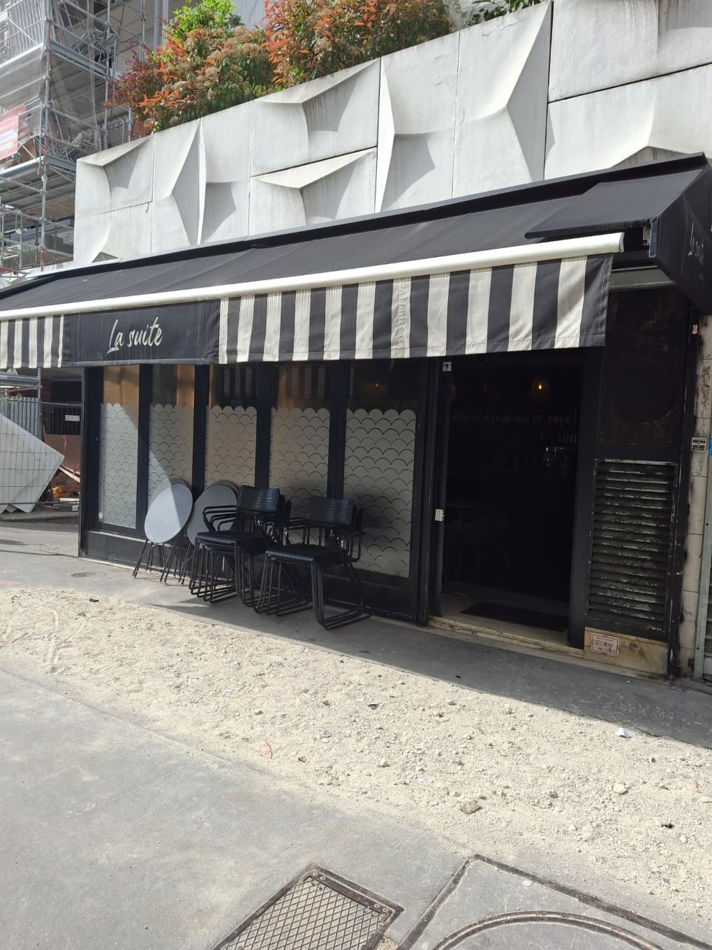 Deux Boutiques — 2