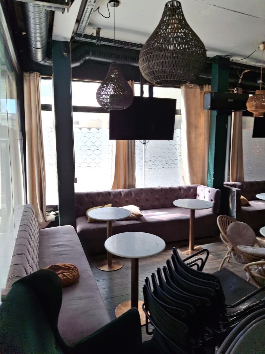 MURS DE SALON DE THE A PARIS 11 — 2
